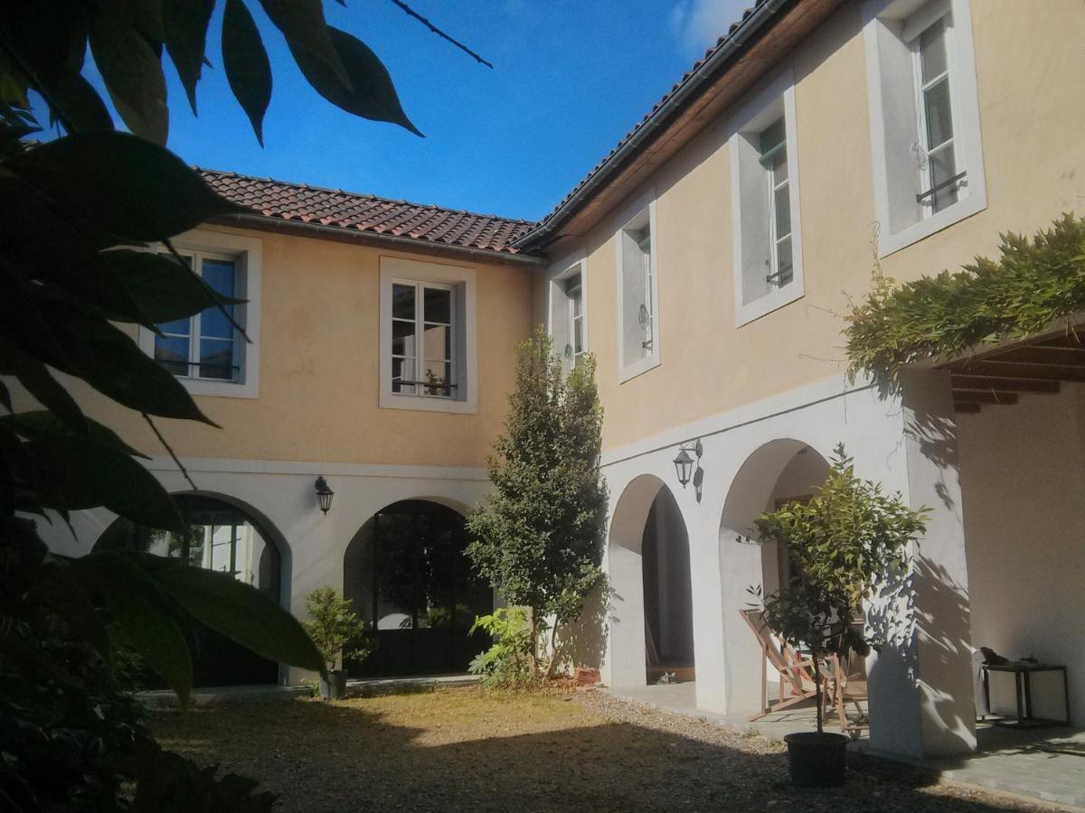 De l'Autre Côté Bed and Breakfast Garlin Buitenkant foto
