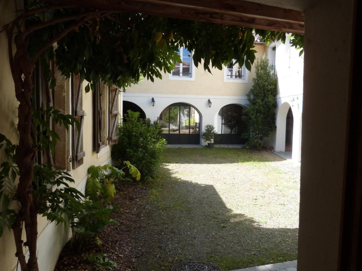 De l'Autre Côté Bed and Breakfast Garlin Buitenkant foto